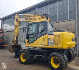 Pelle sur pneus Komatsu