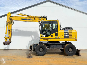 Pelle sur pneus Komatsu