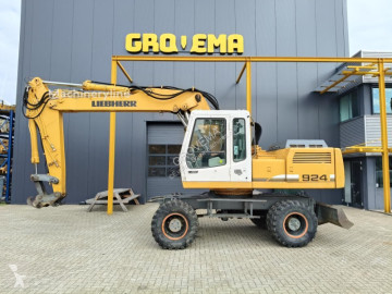Pelle sur pneus Liebherr