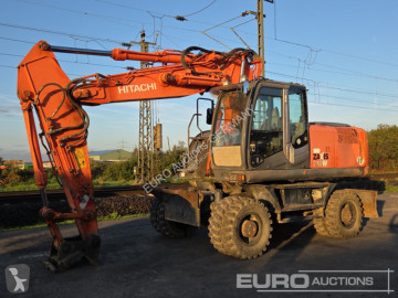 Pelle sur pneus Hitachi