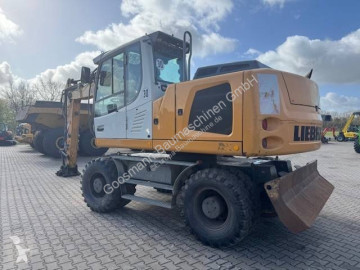 Pelle sur pneus Liebherr