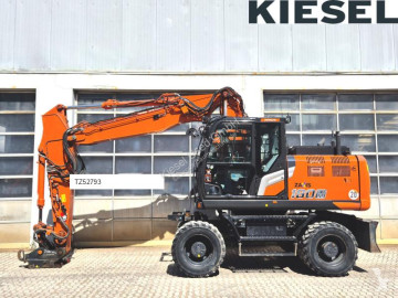 Kolová lopata Hitachi