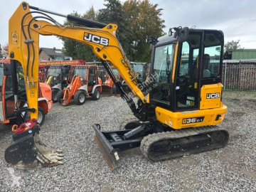 جرافة صغيرة JCB