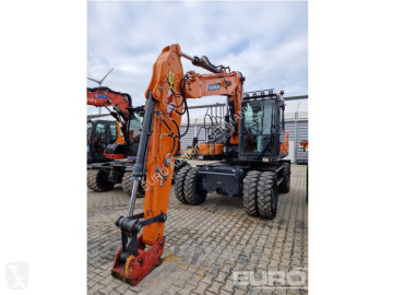 Excavator pe roti Doosan