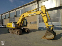 Pelle sur chenilles New Holland E175