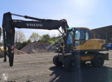 Pelle sur pneus Volvo EW 180 C