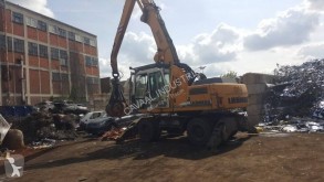Liebherr 904 pelle sur pneus occasion