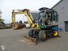 Pelle sur pneus New Holland MH 2.6