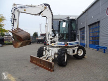 Pelle sur pneus Komatsu PW98MR-6
