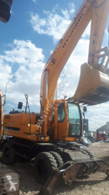Pelle sur pneus Hyundai 200W-7