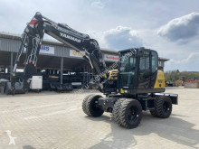 Pelle sur pneus Yanmar B95W
