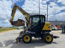 Pelle sur pneus Yanmar B75W