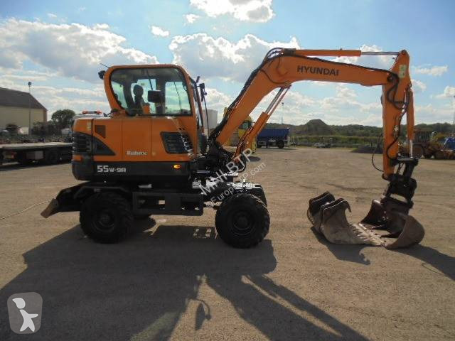 operating a hyundai excavator r55 operating a hyundai excavator r55