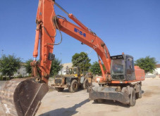 Graafmachine op banden Fiat-Hitachi EX 215 W