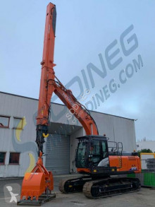 Hitachi ZX210 used track excavator
