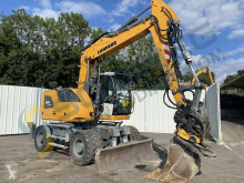 Lastik tekerli kepçe Liebherr 914