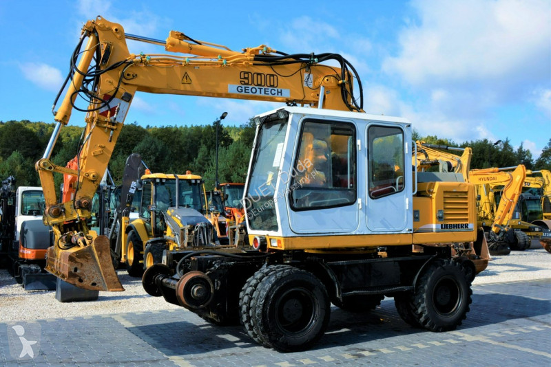 Excavator Liebherr Koparka + Kolej