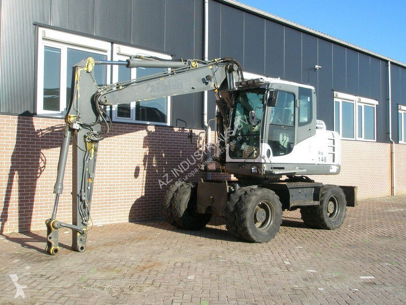 Graafmachine Komatsu PW148-8