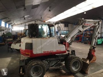 Excavadora de ruedas Takeuchi
