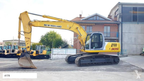 Pelle sur chenilles New Holland