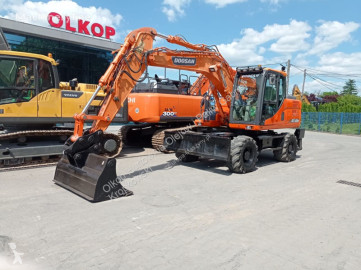 Excavadora de ruedas Doosan