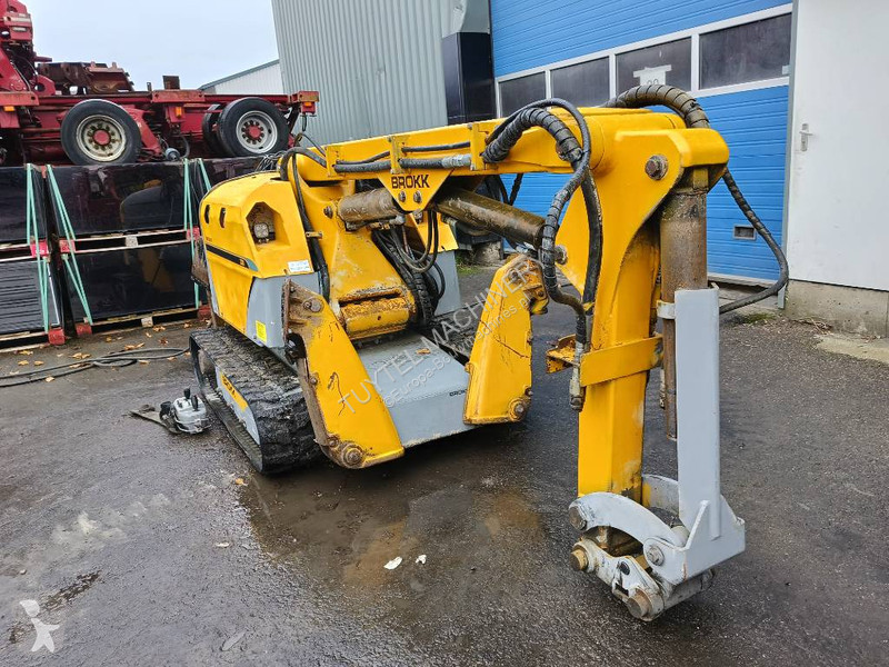 Skovl Brokk 330 remote demolition robot sloop...