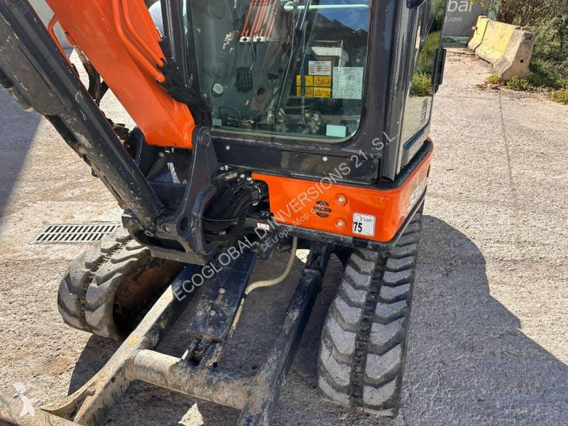 Escavadora Hitachi ZX33U-6 CLR