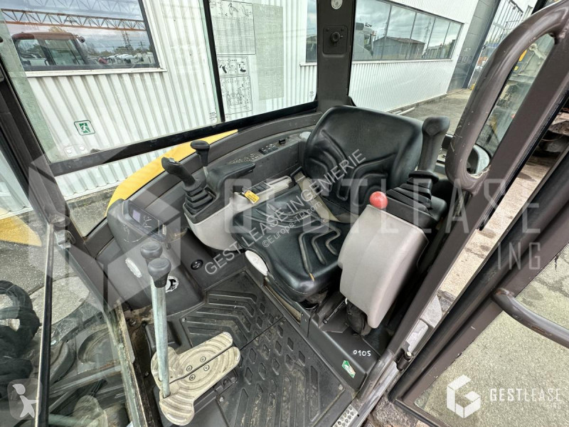 Lopatový nakládač Volvo ECR50D