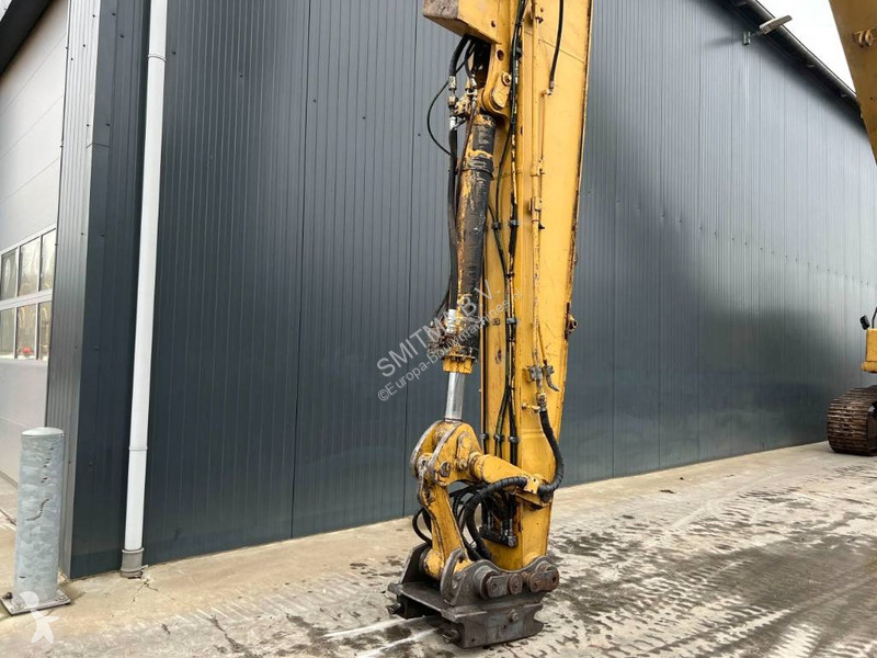 جرافة Caterpillar L UHD - 27m - OilQuick