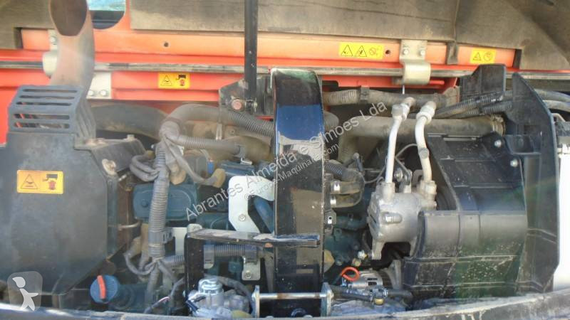 Escavadora Kubota KX080-4