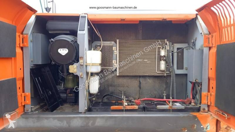 Escavadora Hitachi ZX210LC-3