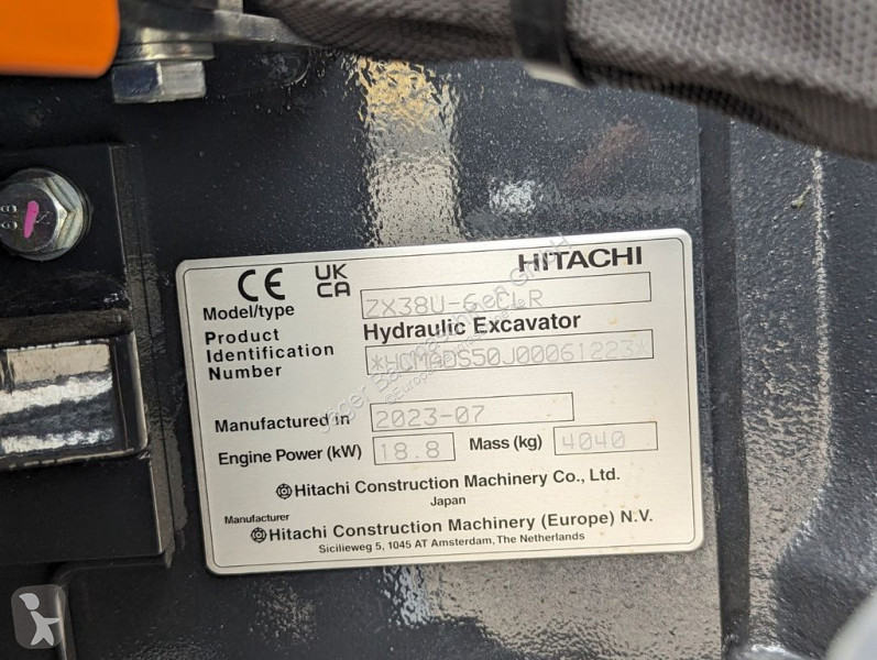 Escavadora Hitachi ZX38 -- Netto:...