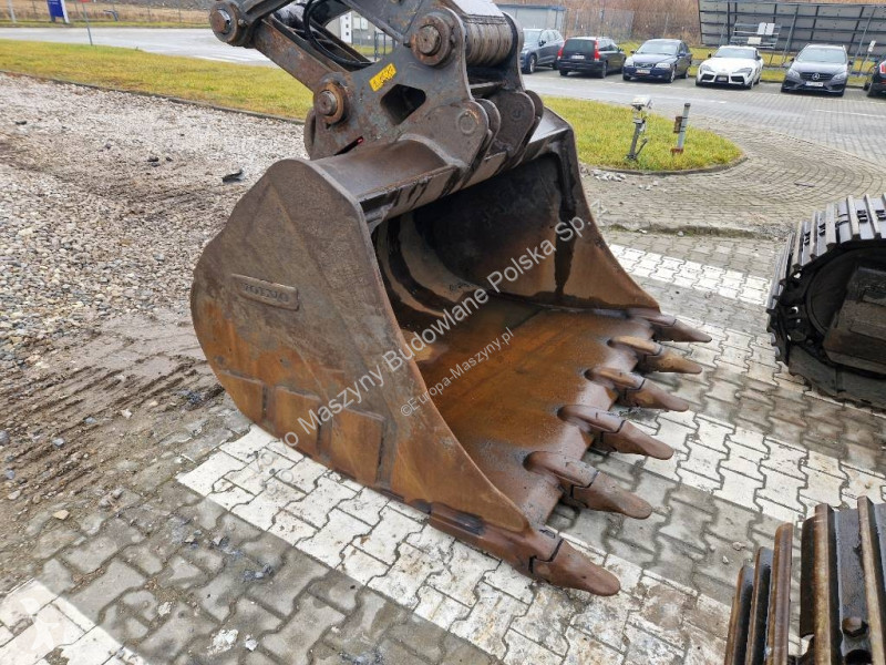 Excavadora Volvo L