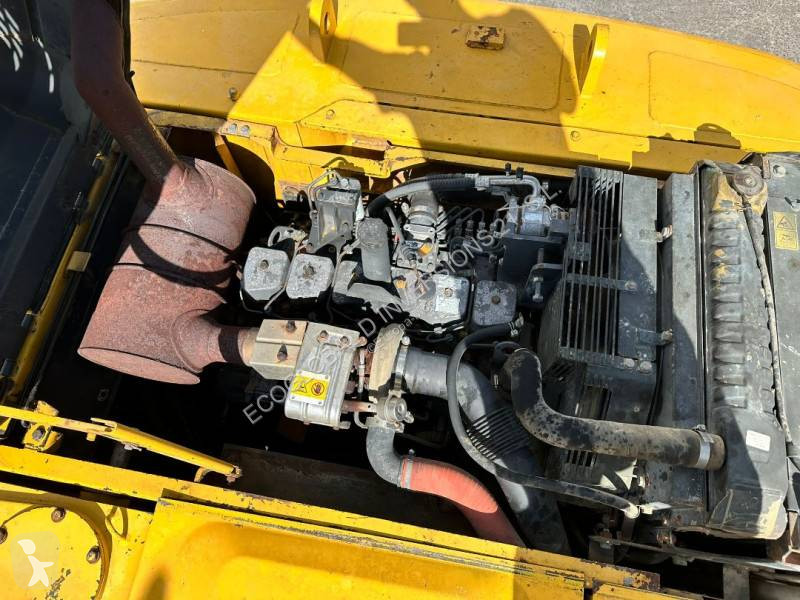 جرافة Komatsu
