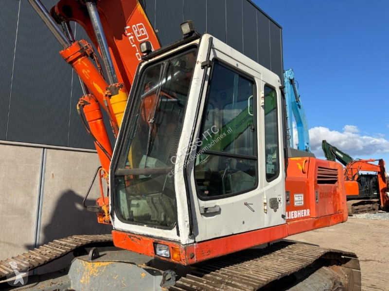 Excavator Liebherr R 922 HD S L with LaBounty...