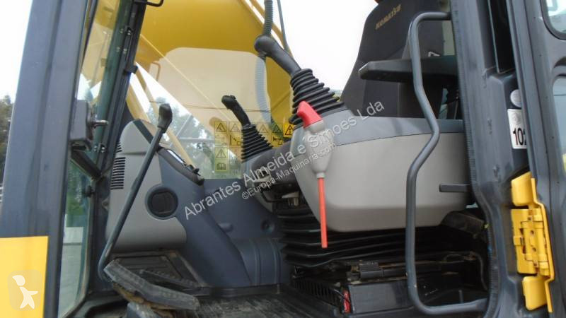 Escavadora Komatsu 210 LC 10