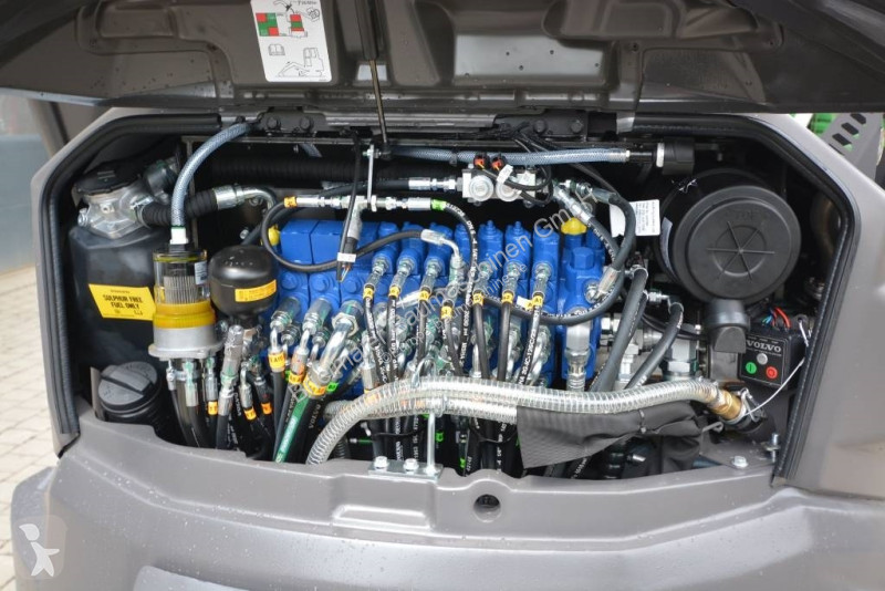 Lopatový nakládač Volvo ECR F