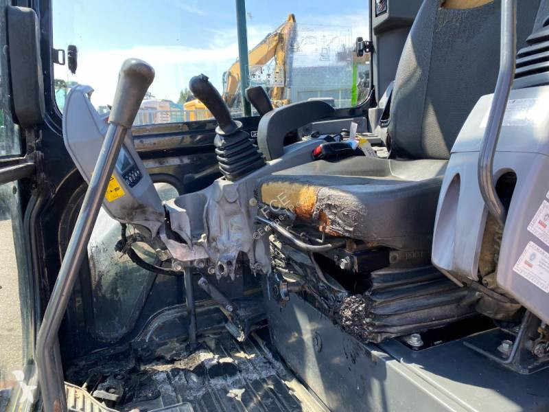 جرافة Kubota U55-4 1er Main/Certificat CE...
