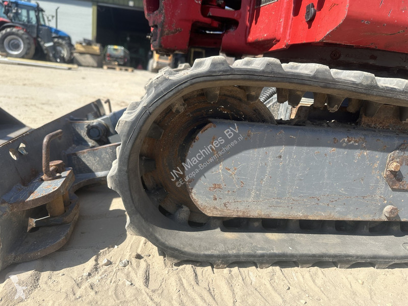 Excavadora Takeuchi 3 buckets