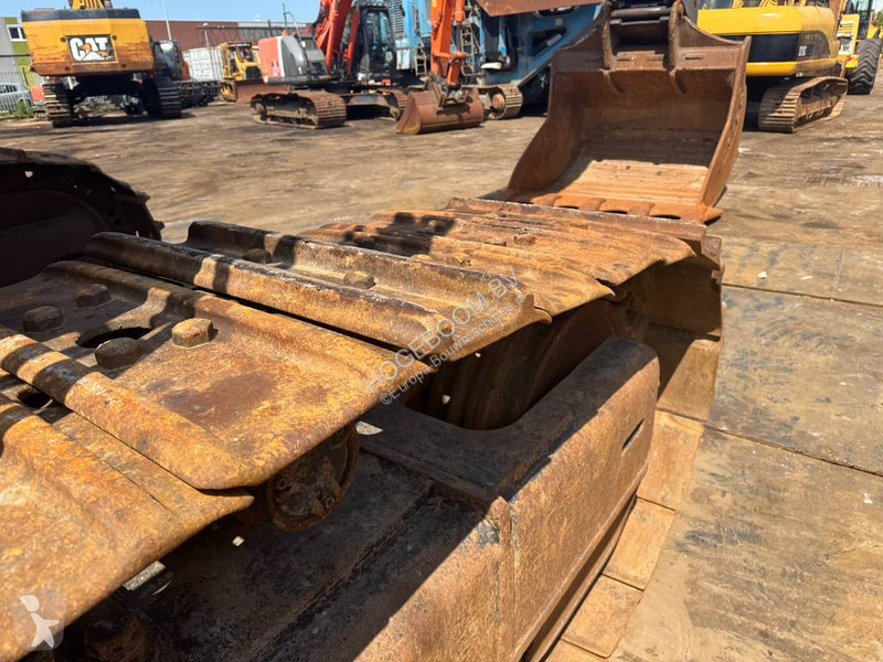 Escavatore Caterpillar L