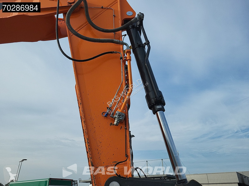 Lopatový nakládač Doosan -7