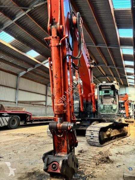 جرافة Hitachi 225USLC-5B