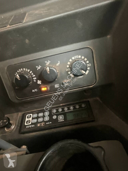 Escavadora Takeuchi