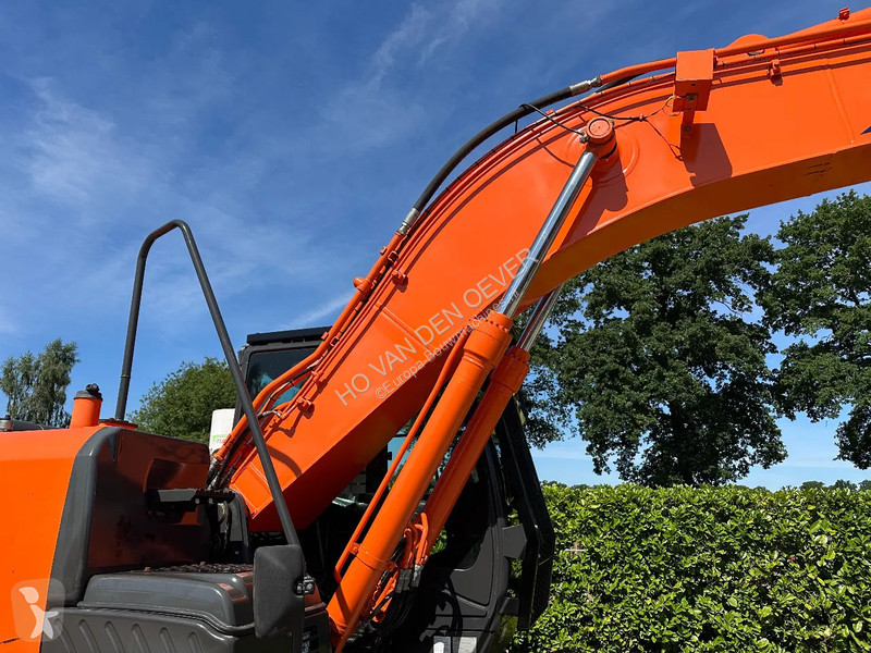 Escavatore Hitachi ZH210LC-5B