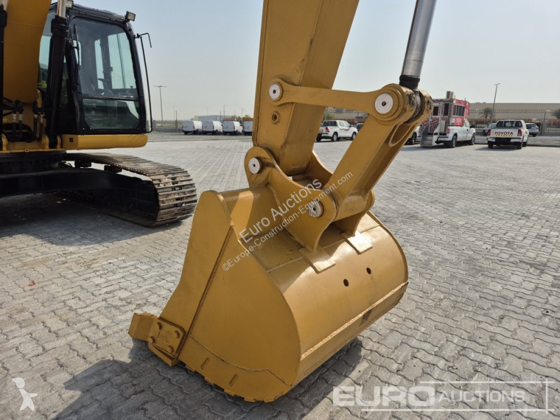 Excavator Caterpillar 3