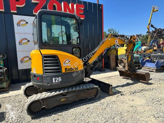 Escavadora Bobcat e26 cabine a 21500 € ht