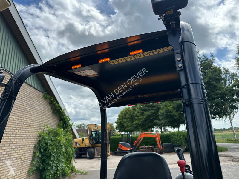 Excavator JCB 6