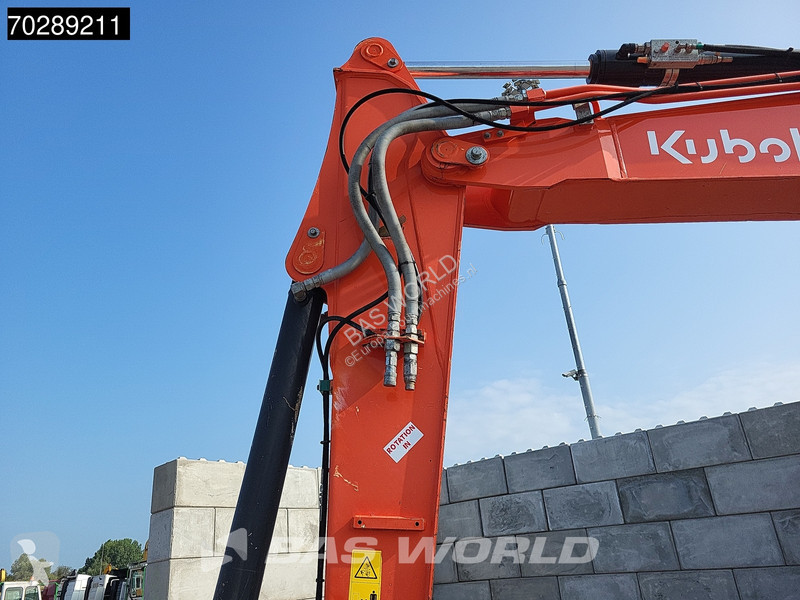 Escavadora Kubota KX080-4