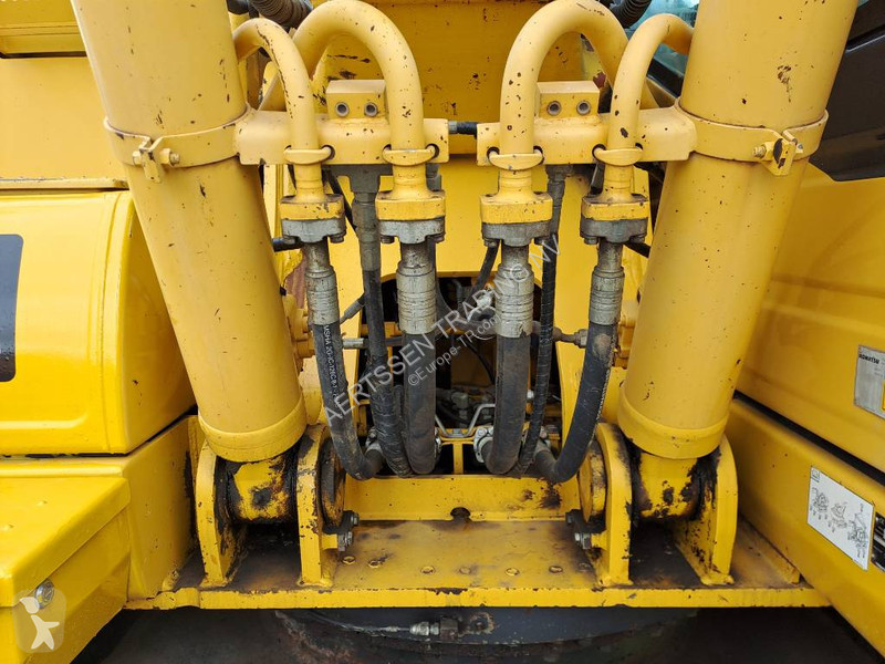 Excavator Komatsu HB215LC-2