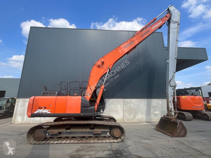 Excavator Hitachi LC-6